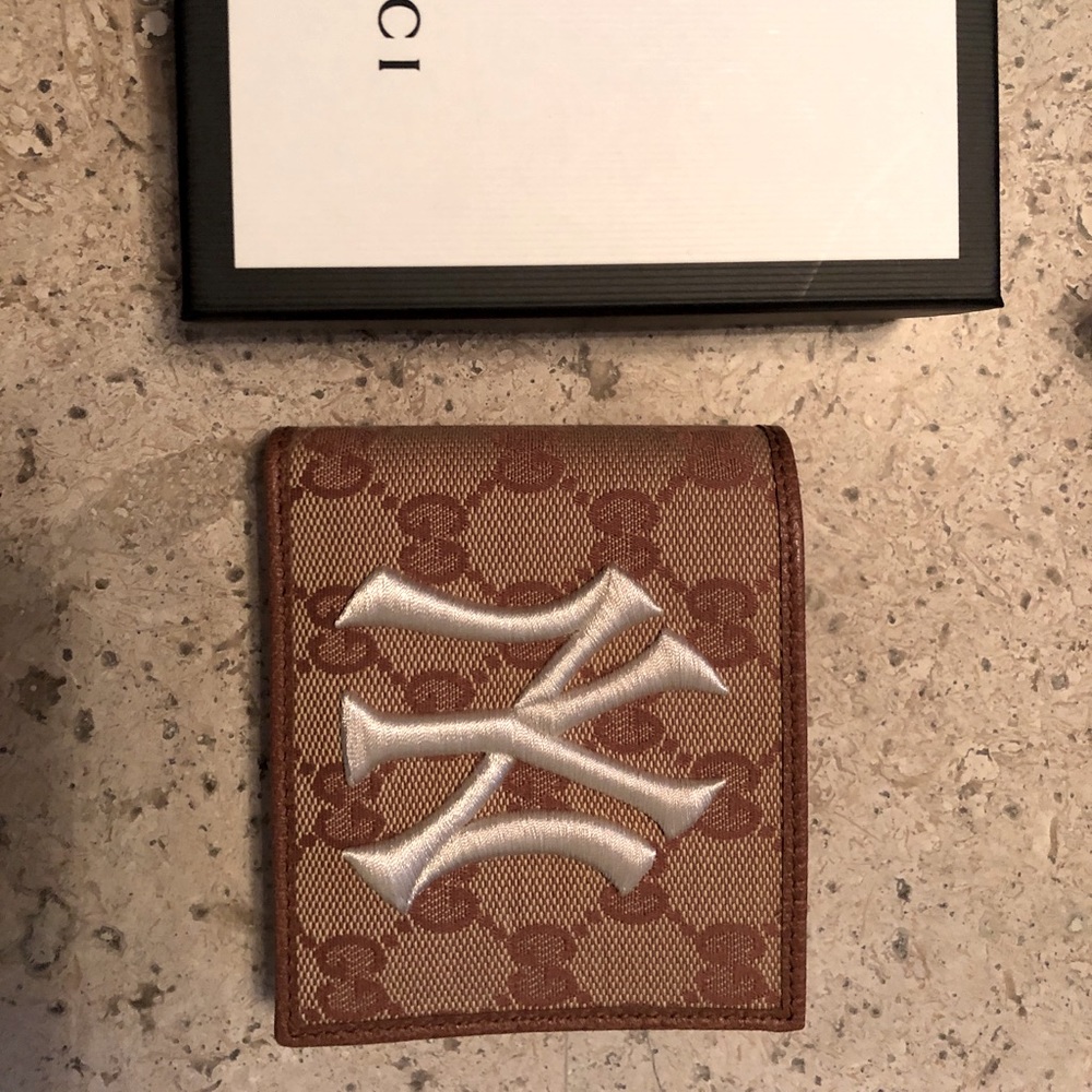 Gucci Men’s Yankees Wallet